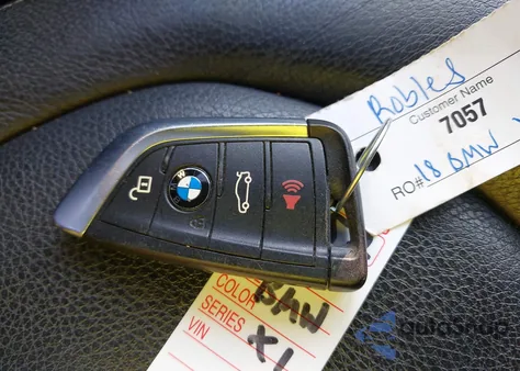 2018 BMW X1 xDrive28I z USA, uszkodzony, nr VIN WBXHT3C34J5F93079